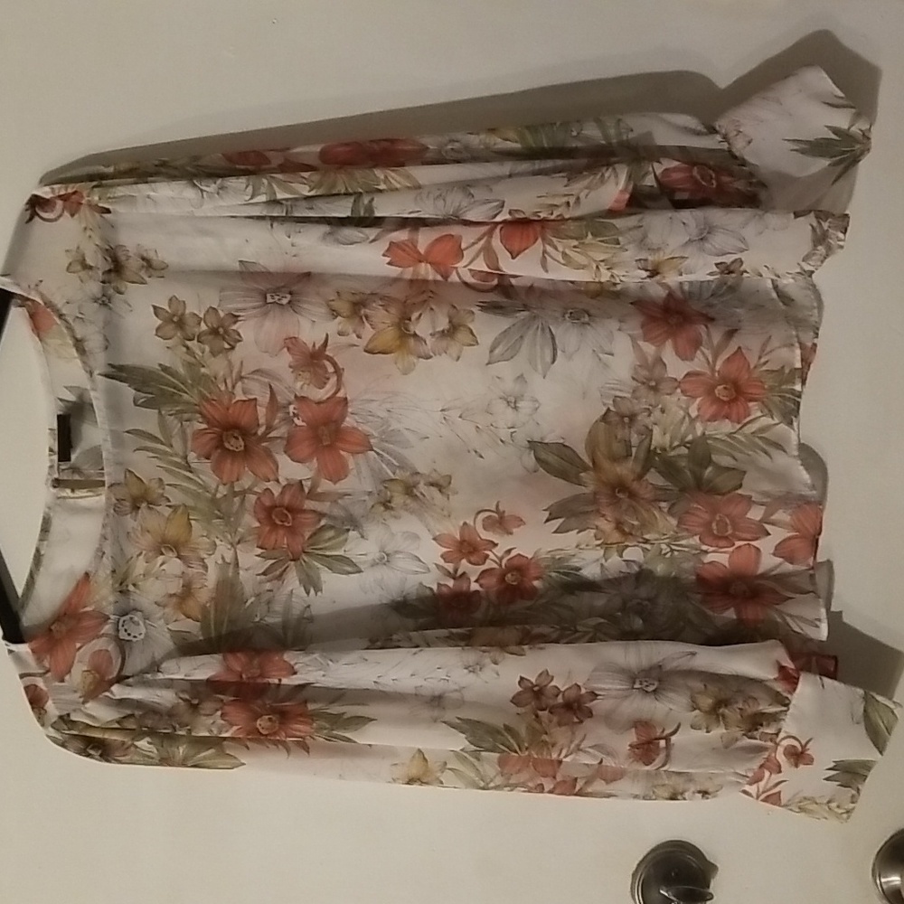WORTHINGTON PETITE. Blouse size L
